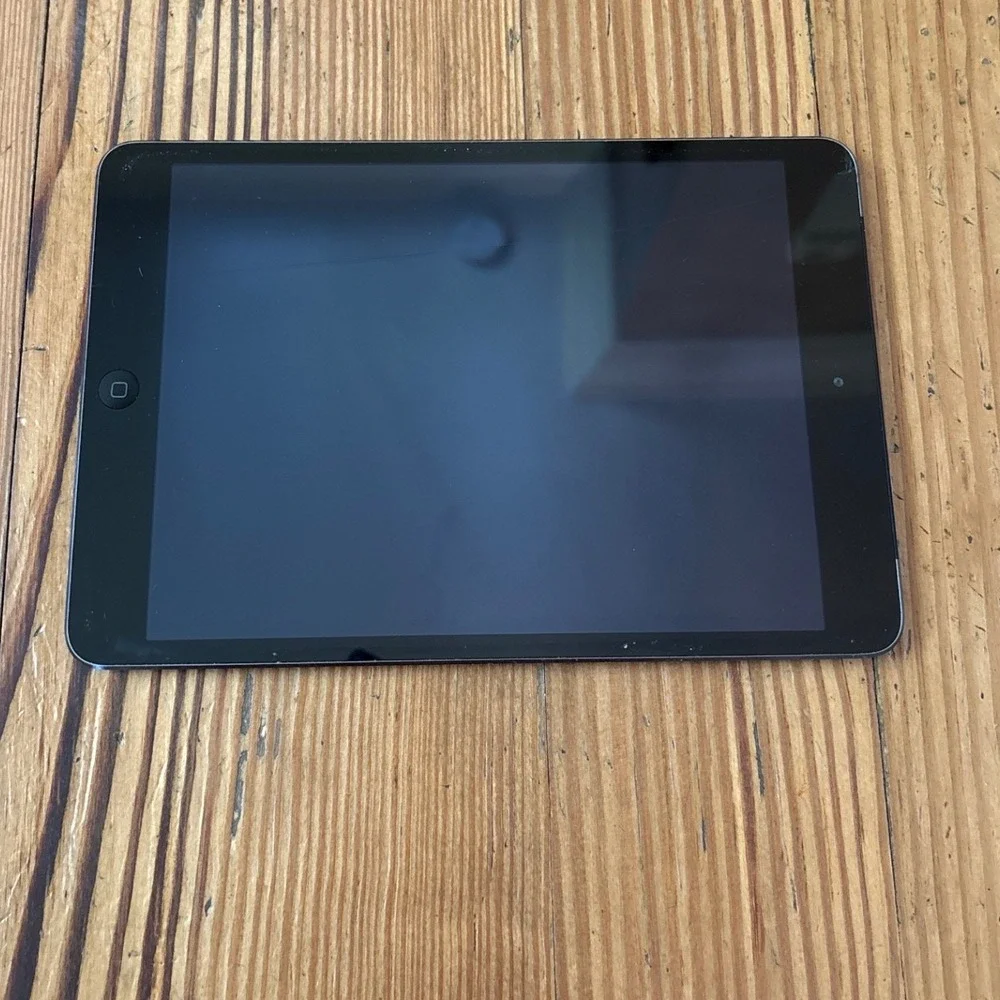 Apple iPad Mini 2 Tablet 7.9
